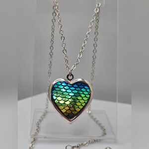 Mermaid Heart Necklace Blue Green Iridescent Locket Silver Tone 16”+3”